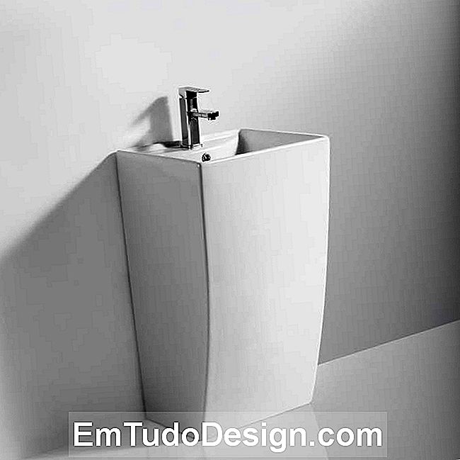 Como mobiliar o banheiro: Amica Free Standing washbasin por Ceramica Neo