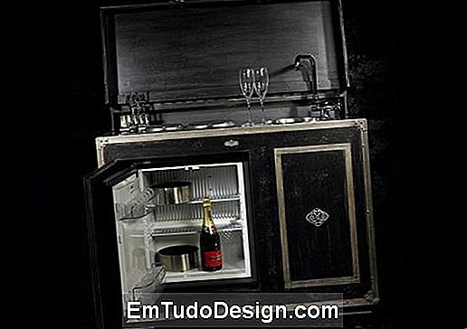 Kompakt mini køkken af ​​Eugenia Manetti, model EM36
