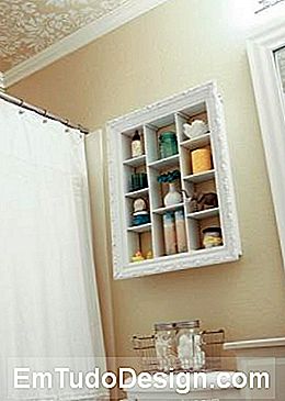 Cabinet pentru baie cu cadru vechi, de la iheartnaptime.net