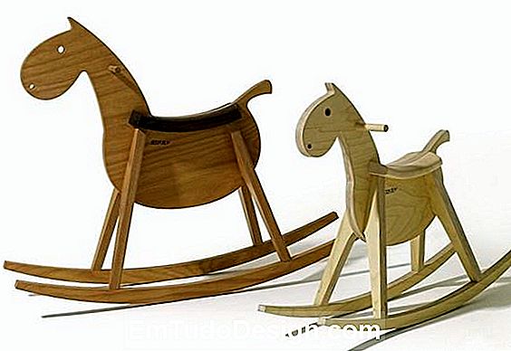 Wooden rocking hest, design, av Sixay Furniture