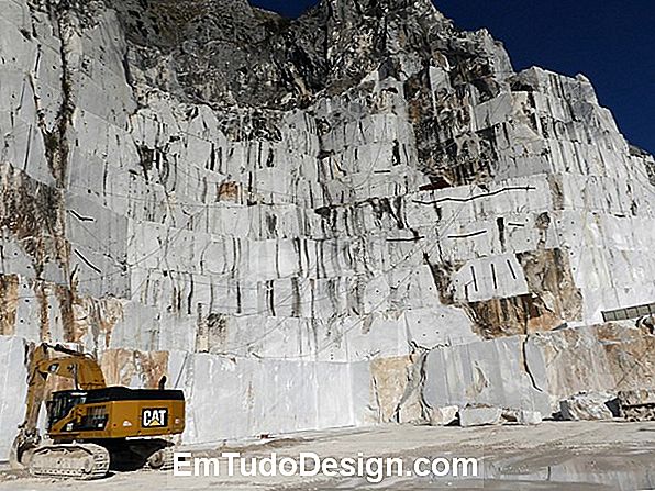 Carrara-Marmor bei Fuorisalone