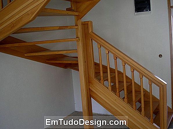 Drvene stepenice na etažama