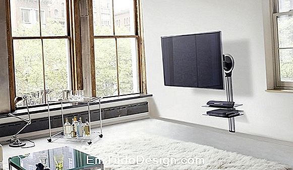 Installeer een tv-standaard aan de muur: ergonomie en gebruiksgemak