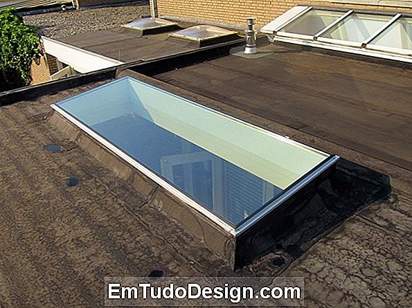 Het nieuwe Velux dakvenster met gebogen glas bij Klimahouse 2019