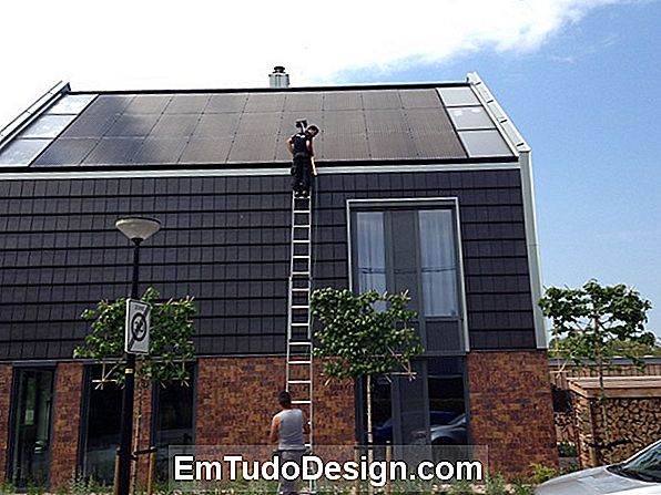 Gevels van duurzame gebouwen met fotovoltaïsche bakstenen