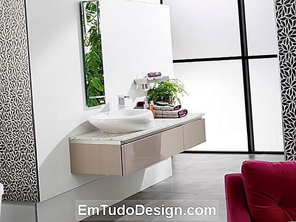 Mobiliário de casa de banho moderno: modular, suspenso e colorido