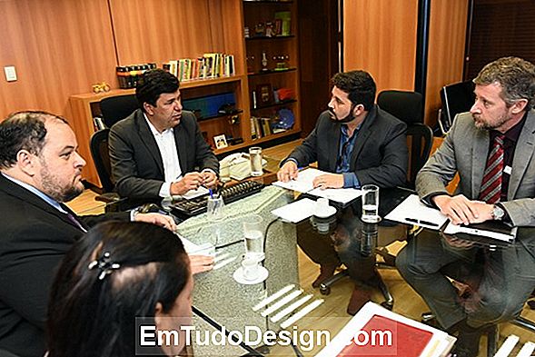 Ministro Delrio propõe a exigência de um certificado estático para edifícios