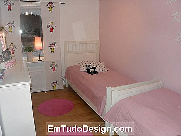 Barnens sovrum: unicorn mani kommer fram